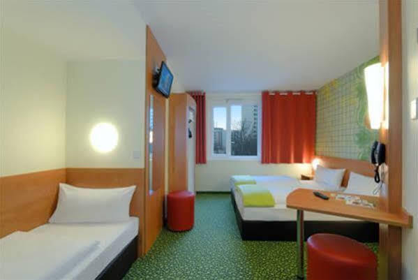 B&B Hotel Frankfurt-West Eschborn Exterior foto